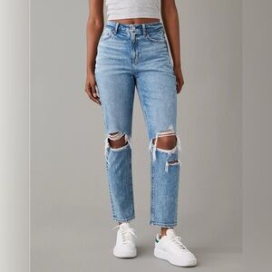 A022 American Eagle Light Blue Distressed Straight Leg Jeans Ripped Knee Size 6